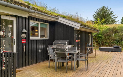 Selvi - 2.2Km from the Sea: Hout, Meubilair, Appartement, Kamer, Plafond, Beits, Stoel, Hardwood, Vernis, Timmerhout