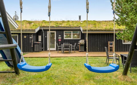 Selvi - 2.2Km from the Sea: Hout, Meubilair, Appartement, Kamer, Plafond, Beits, Stoel, Hardwood, Vernis, Timmerhout
