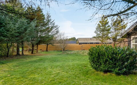 Talvikki - 1.2Km from the Sea: Hout, Huis, Veranda, Dek, Hardwood, Dak, Beits, Houten Vloer, Eco Hotel