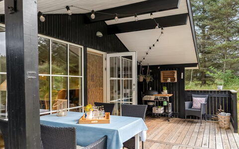 Nahuel - 1Km from the Sea: Blauw, Struik, Verblijf, Groundcover, Tuin, Landgoed, Schaduw, Landscaping, Boerderij, Eco Hotel