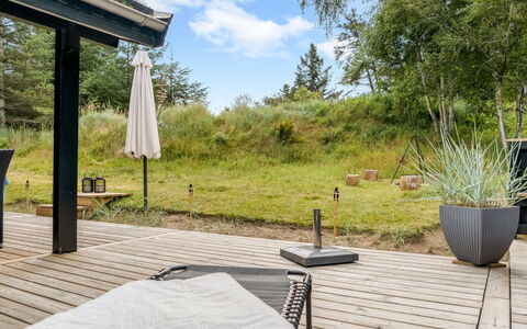 Nahuel - 1Km from the Sea: Blauw, Struik, Verblijf, Groundcover, Tuin, Landgoed, Schaduw, Landscaping, Boerderij, Eco Hotel