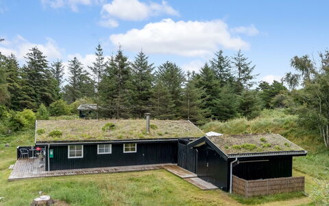 Nahuel - 1Km from the Sea: Blauw, Struik, Verblijf, Groundcover, Tuin, Landgoed, Schaduw, Landscaping, Boerderij, Eco Hotel