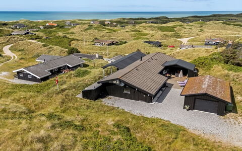Jannus - 600M from the Sea: Hout, Meubilair, Appartement, Kamer, Plafond, Beits, Stoel, Hardwood, Vernis, Timmerhout