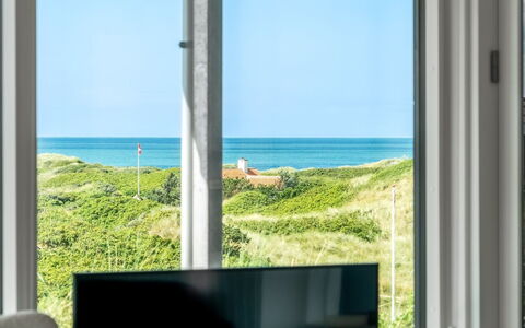 Jannus - 600M from the Sea: Hout, Meubilair, Appartement, Kamer, Plafond, Beits, Stoel, Hardwood, Vernis, Timmerhout