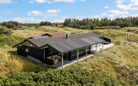 Jannus - 600M from the Sea: Hout, Meubilair, Appartement, Kamer, Plafond, Beits, Stoel, Hardwood, Vernis, Timmerhout