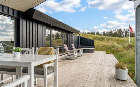 Jannus - 600M from the Sea: Hout, Meubilair, Appartement, Kamer, Plafond, Beits, Stoel, Hardwood, Vernis, Timmerhout