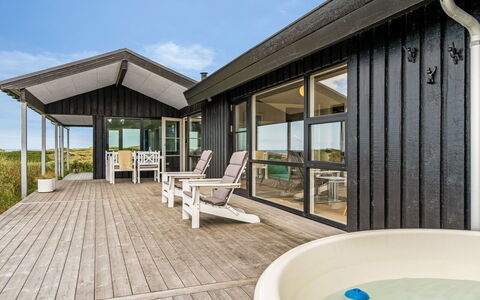 Jannus - 600M from the Sea: Hout, Meubilair, Appartement, Kamer, Plafond, Beits, Stoel, Hardwood, Vernis, Timmerhout