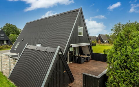 Ernstine: Verblijf, Backyard, Werf, Garden Gebouwen, Schuur, Siding, Buitenmeubels, Blokhut, Outdoor Structuur, Keet