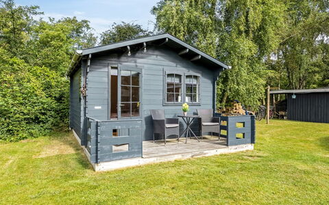 Annetta - 800M from the Sea: Hout, Meubilair, Appartement, Kamer, Plafond, Beits, Stoel, Hardwood, Vernis, Timmerhout