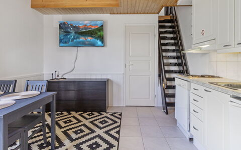 Levin Lumi: Flooring, Interieur Ontwerp, Meubilair, Verdieping, Hout, Plafond, Kamer, Verlichting, Houten Vloer, Appartement