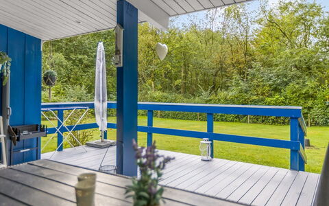 Anne - 30Km from the Sea: Veranda, Schaduw, Leuning, Dek, Hardwood, Plank, Beits, Eco Hotel, Ontwerp, Stoel