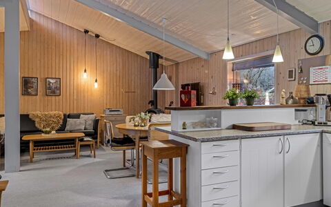 Anne - 30Km from the Sea: Meubilair, Hout, Plafond, Flooring, Interieur Ontwerp, Keuken, Lichte Inrichting, Stoel, Verdieping, Keuken En Eettafel