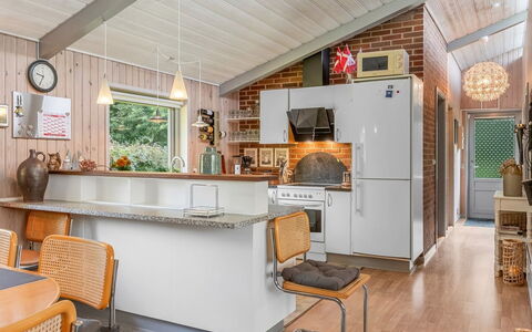 Anne - 30Km from the Sea: Keuken, Hout, Interieur Ontwerp, Meubilair, Plafond, Countertop, Flooring, Lichte Inrichting, Huis, Toestel Van De Keuken