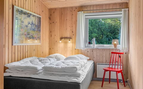 Anne - 30Km from the Sea: Bed, Slaapkamer, Interieur Ontwerp, Meubilair, Hout, Laken, Bedding, Plafond, Kamer, Huis
