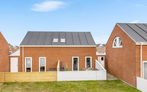 Steffan - 2.3Km from the Sea