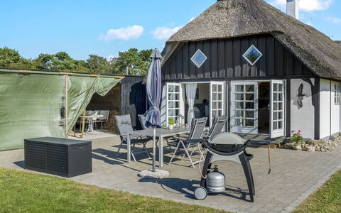 Ronja - 1.3Km from the Sea: Hout, Meubilair, Appartement, Kamer, Plafond, Beits, Stoel, Hardwood, Vernis, Timmerhout