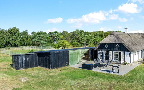 Ronja - 1.3Km from the Sea: Hout, Meubilair, Appartement, Kamer, Plafond, Beits, Stoel, Hardwood, Vernis, Timmerhout