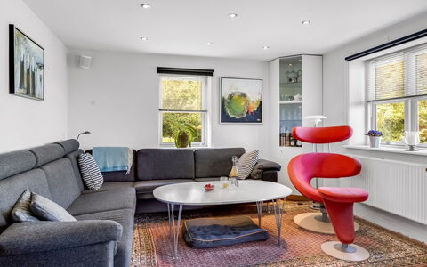 Lutz - 340M from the Sea: Dak, Huis, Huis, Verblijf, Siding, Landgoed, Oprit, Garden Gebouwen, Werf, Schuur
