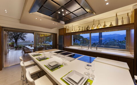 Villantonella: Interieur Ontwerp, Keuken, Meubilair, Plafond, Flooring, Verlichting, Countertop, Huis, Architectuur, Verdieping