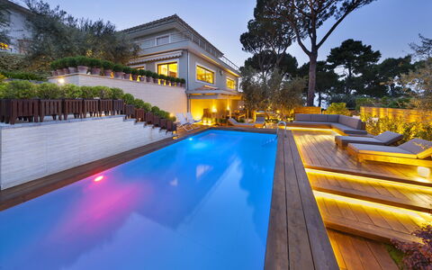 Villantonella: Zwembad, Toevlucht, Woongebied, Huis, Landgoed, Eco Hotel, Samengesteld Materiaal, Thermae, Villa, Herenhuis