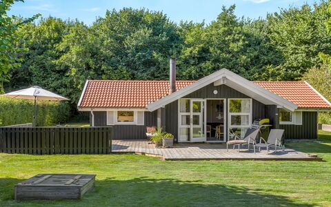 Hatem - 500M from the Sea: Dak, Huis, Huis, Verblijf, Deur, Siding, Dek, Veranda, Plank, Hardwood
