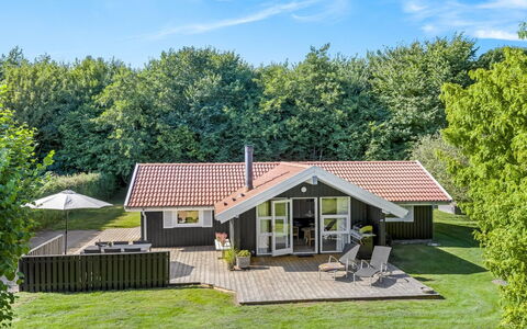 Hatem - 500M from the Sea: Dak, Huis, Huis, Verblijf, Deur, Siding, Dek, Veranda, Plank, Hardwood