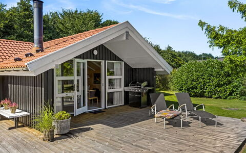 Hatem - 500M from the Sea: Dak, Huis, Huis, Verblijf, Deur, Siding, Dek, Veranda, Plank, Hardwood