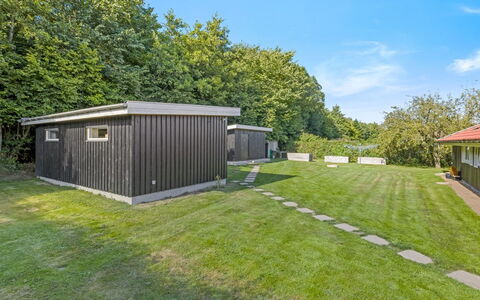 Hatem - 500M from the Sea: Dak, Huis, Huis, Verblijf, Deur, Siding, Dek, Veranda, Plank, Hardwood