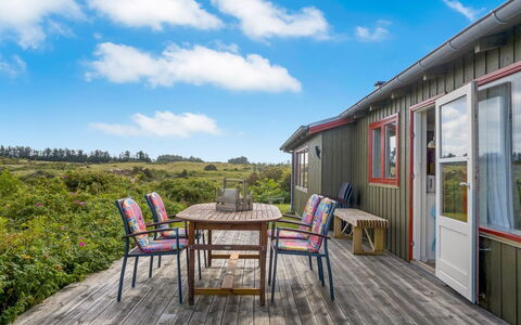 Nikolce - 500M from the Sea: Verblijf, Backyard, Werf, Garden Gebouwen, Schuur, Siding, Buitenmeubels, Blokhut, Outdoor Structuur, Keet