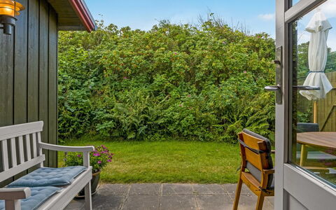 Nikolce - 500M from the Sea: Verblijf, Backyard, Werf, Garden Gebouwen, Schuur, Siding, Buitenmeubels, Blokhut, Outdoor Structuur, Keet