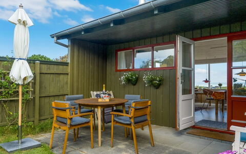 Nikolce - 500M from the Sea: Verblijf, Backyard, Werf, Garden Gebouwen, Schuur, Siding, Buitenmeubels, Blokhut, Outdoor Structuur, Keet