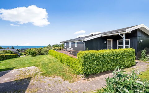 Akira - 250M from the Sea: Huis, Huis, Deur, Dak, Verblijf, Landgoed, Tuin, Schaduw, Siding, Werf