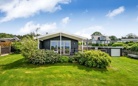 Akira - 250M from the Sea: Huis, Huis, Deur, Dak, Verblijf, Landgoed, Tuin, Schaduw, Siding, Werf