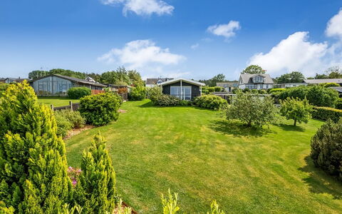 Akira - 250M from the Sea: Huis, Huis, Deur, Dak, Verblijf, Landgoed, Tuin, Schaduw, Siding, Werf