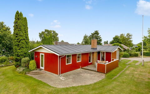 Wiggi - 250M from the Sea: Dak, Huis, Verblijf, Huis, Landgoed, Gazon, Boerderij, Werf, Tuin, Landscaping