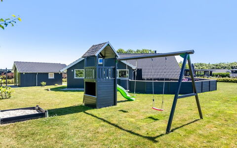 Rosamunde - 700M from the Sea: Dak, Huis, Huis, Verblijf, Siding, Landgoed, Oprit, Garden Gebouwen, Werf, Schuur