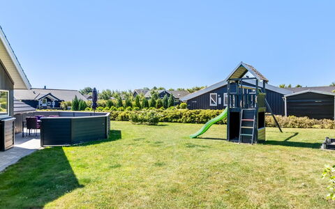 Rosamunde - 700M from the Sea: Dak, Huis, Huis, Verblijf, Siding, Landgoed, Oprit, Garden Gebouwen, Werf, Schuur