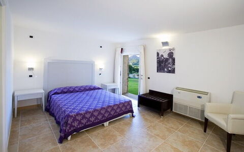 Villa Leccio 1: Flooring, Zwembad, Verdieping, Toevlucht, Hotel, Stoel, Villa, Boutique Hotel, Eco Hotel, Badplaats