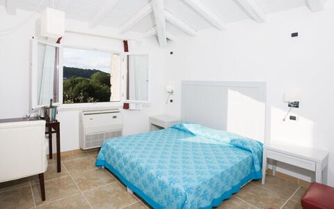 Villa Leccio 1: Meubilair, Huis, Slaapkamer, Appartement, Bed, Toevlucht, Hotel, Bedding, Bed Frame, Stoel