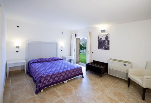 Villa Leccio 1: Flooring, Zwembad, Verdieping, Toevlucht, Hotel, Stoel, Villa, Boutique Hotel, Eco Hotel, Badplaats