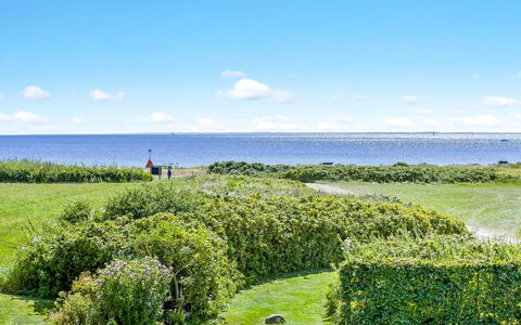 Murtuz - 50M from the Sea: Verblijf, Backyard, Werf, Garden Gebouwen, Schuur, Siding, Buitenmeubels, Blokhut, Outdoor Structuur, Keet
