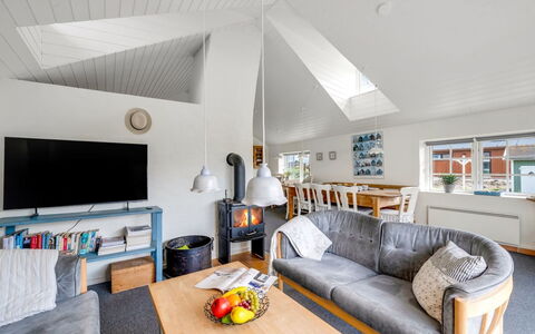 Reinhard - from the Sea: Interieur Ontwerp, Meubilair, Flooring, Hout, Plafond, Bankstel, Verdieping, Woonkamer, Kamer, Huis