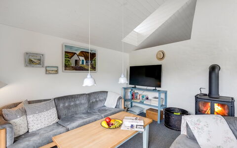 Reinhard - from the Sea: Meubilair, Hout, Plafond, Interieur Ontwerp, Bankstel, Huis, Woonkamer, Flooring, Verdieping