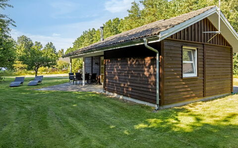 Angantir - 4.8Km from the Sea: Hout, Meubilair, Appartement, Kamer, Plafond, Beits, Stoel, Hardwood, Vernis, Timmerhout