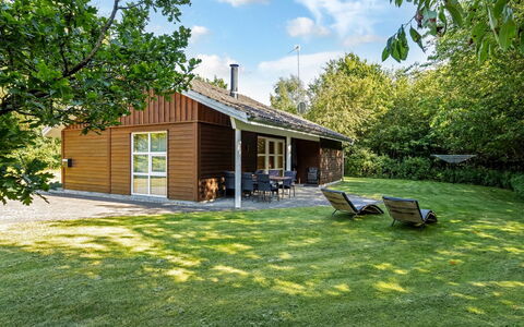 Angantir - 4.8Km from the Sea: Hout, Meubilair, Appartement, Kamer, Plafond, Beits, Stoel, Hardwood, Vernis, Timmerhout