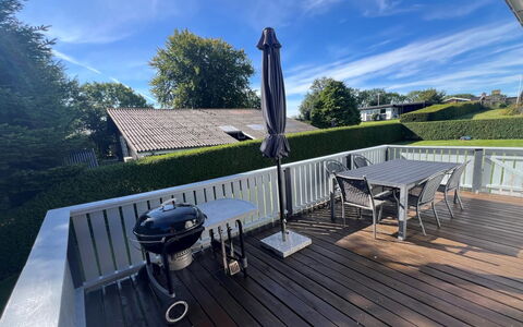 Elja - 400M from the Sea: Dak, Huis, Huis, Verblijf, Deur, Siding, Dek, Veranda, Plank, Hardwood