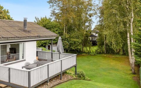 Elja - 400M from the Sea: Dak, Huis, Huis, Verblijf, Deur, Siding, Dek, Veranda, Plank, Hardwood