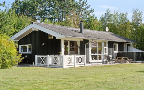 Erko - 575M from the Sea: Verblijf, Backyard, Werf, Garden Gebouwen, Schuur, Siding, Buitenmeubels, Blokhut, Outdoor Structuur, Keet