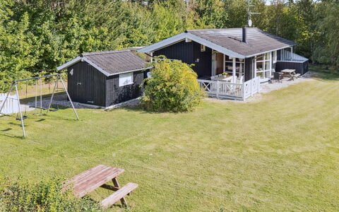 Erko - 575M from the Sea: Verblijf, Backyard, Werf, Garden Gebouwen, Schuur, Siding, Buitenmeubels, Blokhut, Outdoor Structuur, Keet