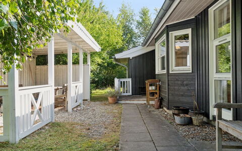Erko - 575M from the Sea: Verblijf, Backyard, Werf, Garden Gebouwen, Schuur, Siding, Buitenmeubels, Blokhut, Outdoor Structuur, Keet